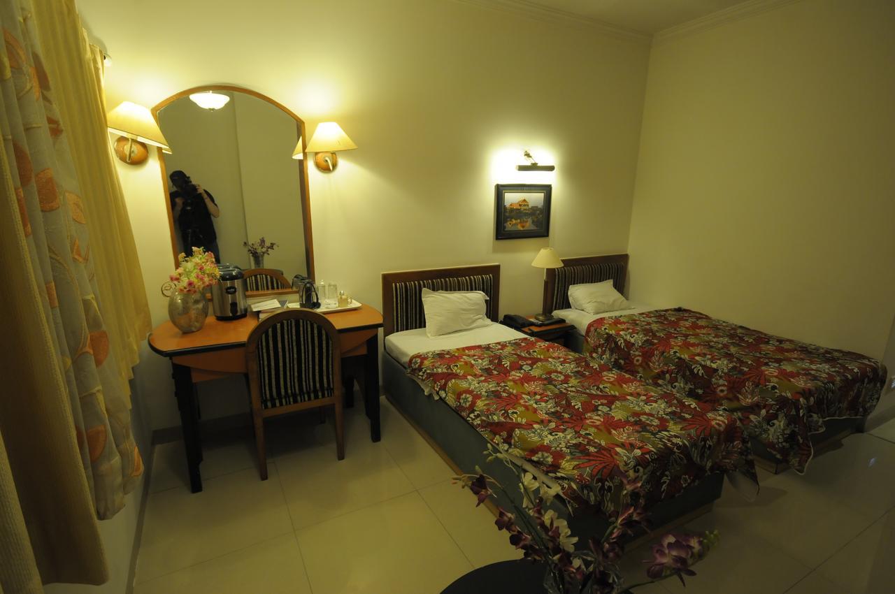Hotel Grape City Nashik Exterior photo